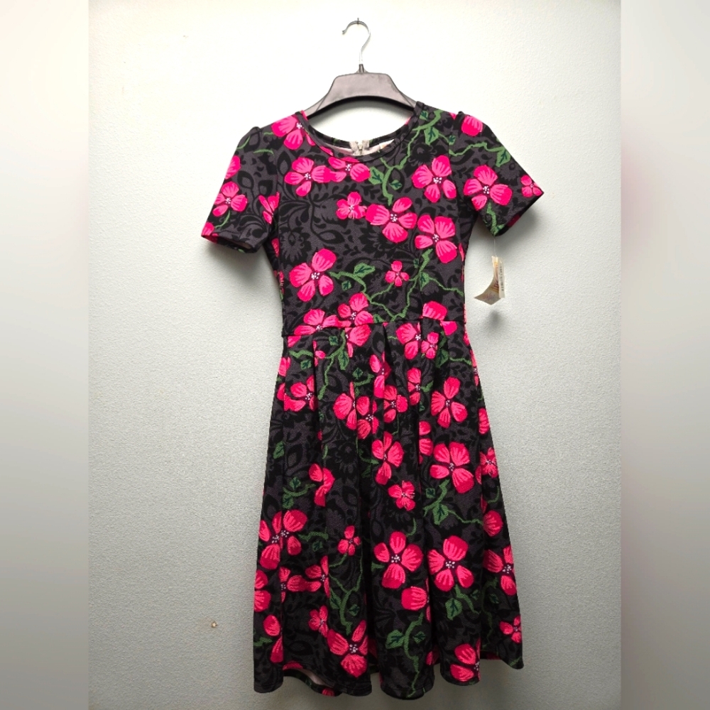 Vintage Lularoe Amelia M Pink and Black Floral Pattern NWT
